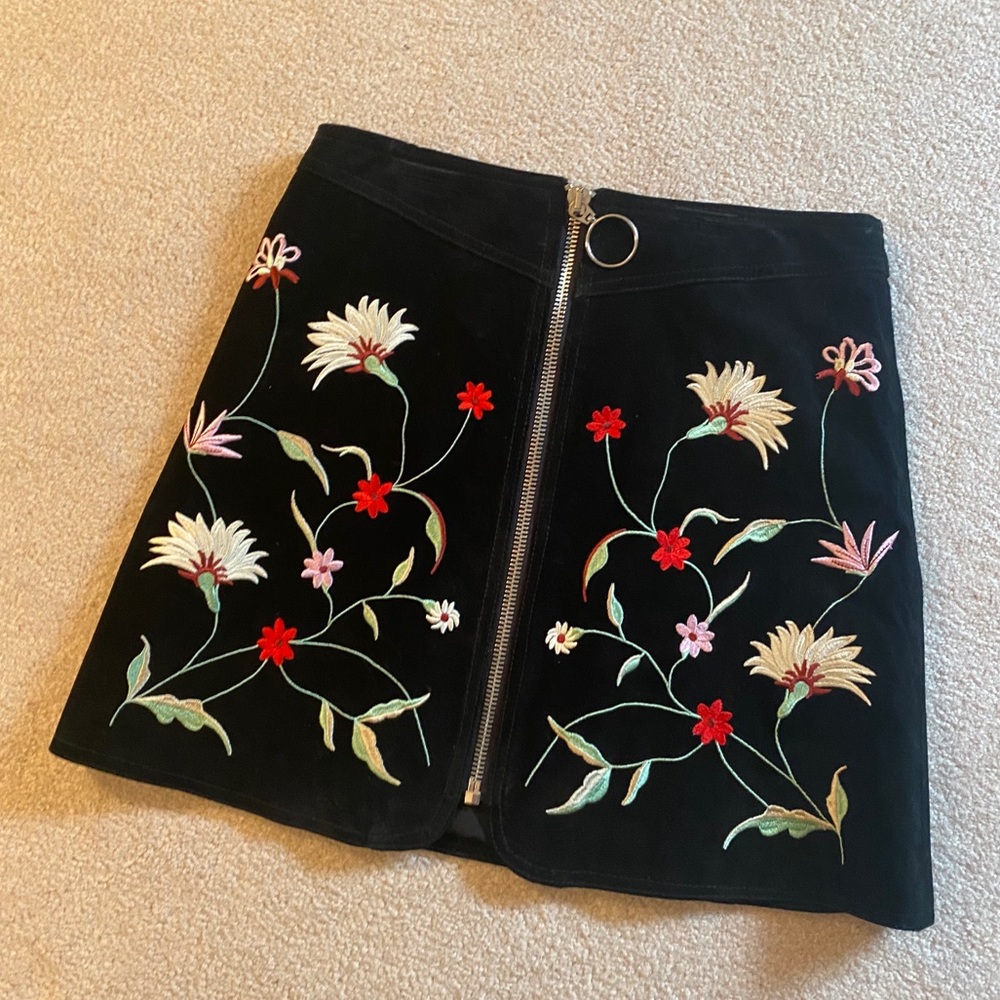 The CUTEST Zara skirt!!